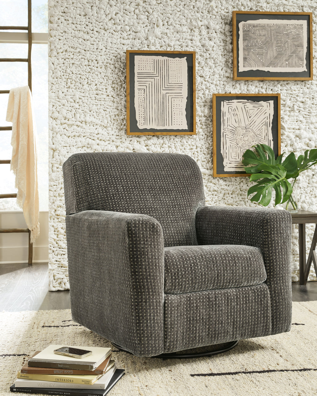 Zarina store accent chair