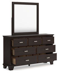 Covetown Queen Panel Bed, Dresser, Mirror and Nightstand